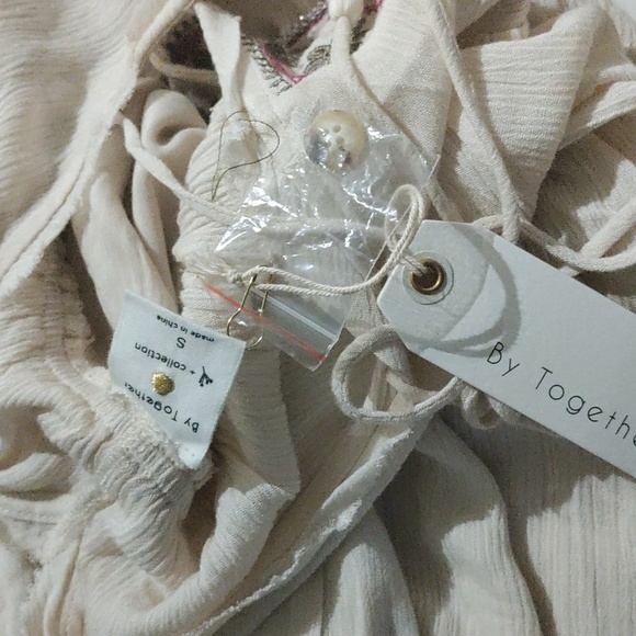 Long Sleeve V Neck Boho Dress with Embroidery Detail SZ S Cream - Picture 8 of 8